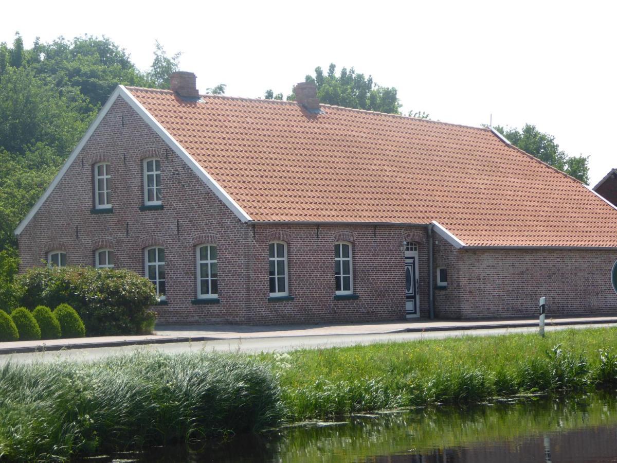 Grossefehn Ferienwohnung Elise Im Gulfhof Am Kanal מראה חיצוני תמונה